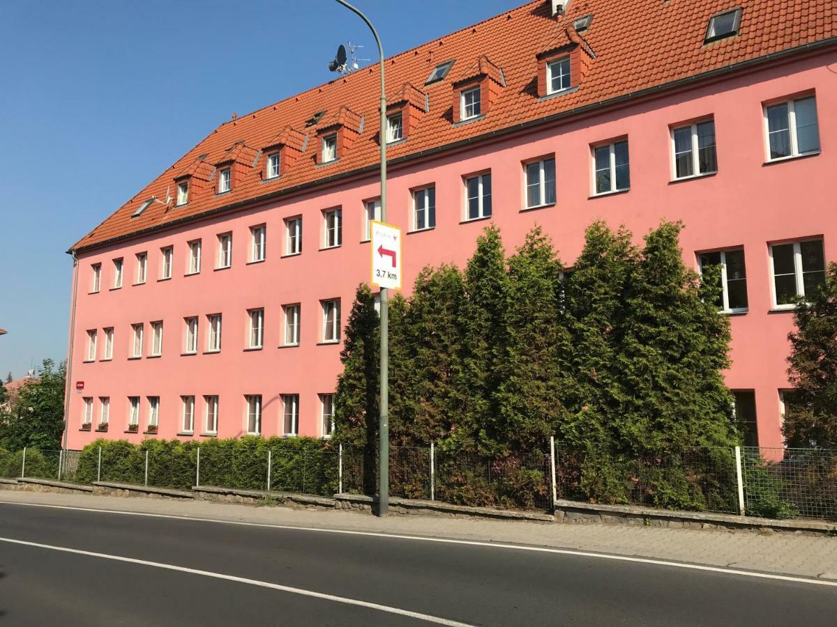 Apartman Havlickova カルロヴィ・ヴァリ エクステリア 写真